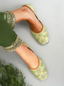 XE Looks Women Ethnic Slip-On Punjabi Juttis With Floral Beaded Embroidery