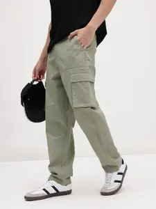 The Roadster Life Co. Men Mid-Rise Pure Cotton Relaxed Fit Cargos