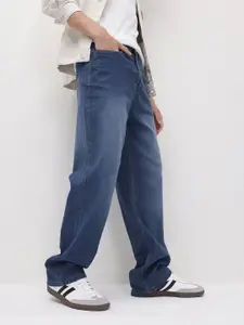 The Roadster Life Co. Relaxed Fit Mid-Rise Light Fade Stretchable Jeans