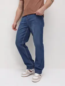 The Roadster Life Co. Men Mid-Rise Light Fade Relaxed Fit Stretchable Jeans