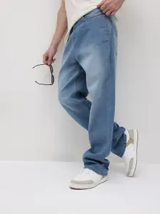 The Roadster Life Co. Men Relaxed Fit Mid-Rise Light Fade Stretchable Jeans