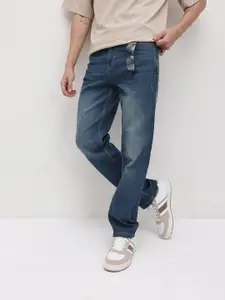 The Roadster Life Co. Men Straight Fit Mid-Rise Light Fade Stretchable Jeans