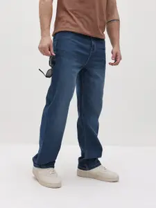 The Roadster Life Co. Men Relaxed Fit Mid-Rise Light Fade Stretchable Jeans