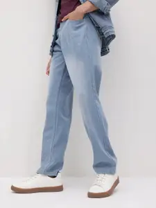 The Roadster Life Co. Men Mid-Rise Light Fade Stretchable Regular Fit Jeans