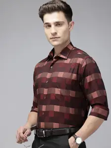 Park Avenue Pure Cotton Slim Fit Checked Formal Shirt