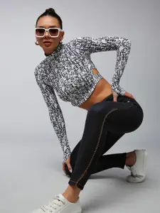 DOLCE CRUDO Women Skinny Fit High-Rise Studded Stretchable Jeans