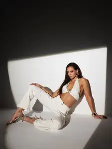 Miss Chase Women Wide Leg High-Rise Light Fade Stretchable Jeans