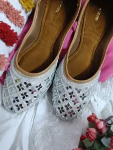 Anouk Women Embellished Ethnic Mojaris