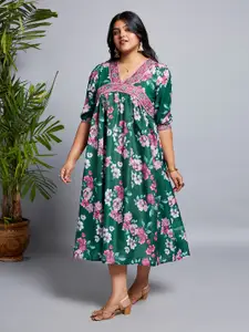 Globus Gloplus V-Neck Puff Sleeves Floral Print Lace Detailing A-Line Plus Size Midi Dress