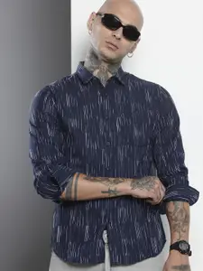 The Indian Garage Co Textured Striped Slim Fit Casual Shirt