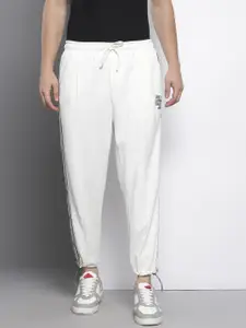 The Indian Garage Co Men Side Taping Toggled Joggers