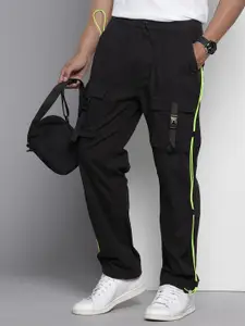 The Indian Garage Co Men Pure Cotton Poplin Toggle Relaxed Fit Cargo Style Joggers