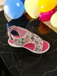 DressBerry Women Sandals