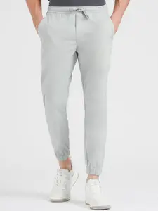 Red Tape Men Mid Rise Stretchable Casual Joggers