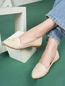 DressBerry Women Embellished Ballerinas Flats