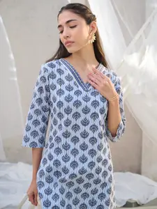 Stylum Ethnic Motifs Printed V-Neck Pure Cotton Straight Kurta