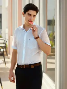 Allen Solly Men Slim Fit Floral Opaque Printed Formal Shirt