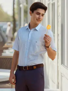 Allen Solly Men Slim Fit Floral Opaque Printed Formal Shirt