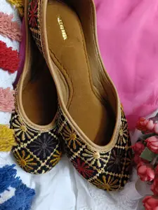 Anouk Women Ethnic Mojaris with Embroidered Flats