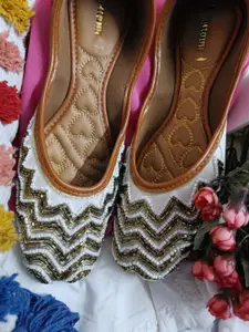 Anouk Women Embellished Ethnic Mojaris with Embroidered Flats