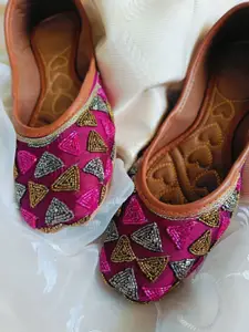 Anouk Women Embellished Ethnic Mojaris with Embroidered Flats