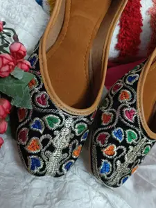 Anouk Women Printed Ethnic Mojaris with Embroidered Flats