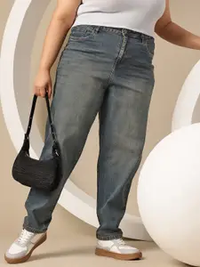 Sztori Plus Size Women Mid-Rise Light Fade Stretchable Jeans