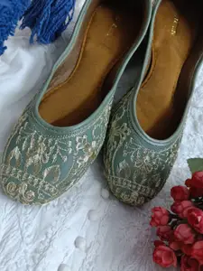 Anouk Women Embellished Ethnic Mojaris with Embroidered Flats