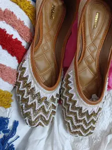 Anouk Women Embellished Ethnic Mojaris Flats