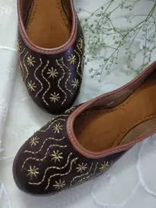 Anouk Women Embellished Ethnic Mojaris with Embroidered Flats