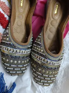 Anouk Women Embellished Ethnic Mojaris Flats