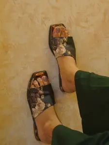 PreciousME Women Printed Open Toe Flats