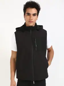 Calvin Klein Jeans Men Hooded Solid Casual Gilet Jacket
