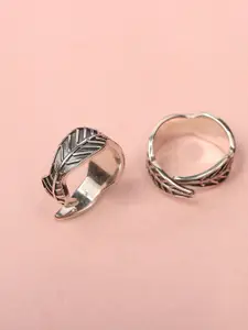 Mia by Tanishq Set Of 2 Textured Rustic Groove Toe Ring