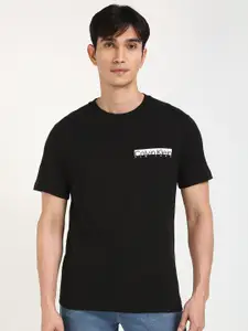 Calvin Klein Jeans Men Solid Round Neck Cotton T-shirt