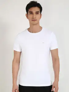 Calvin Klein Jeans Men Solid Round Neck Cotton T-shirt