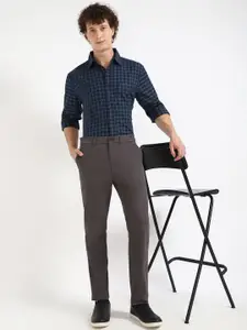 Calvin Klein Jeans Men Spread Collar Tartan Checked Cotton Relaxed Fit Casual Shirt