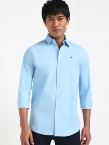 Tommy Hilfiger Men Spread Collar Solid Cotton Casual Shirt