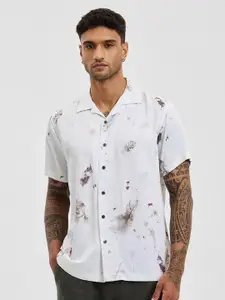 Snitch Men Relaxed Fit Cuban Collar Abstract Printed Casual Shirt