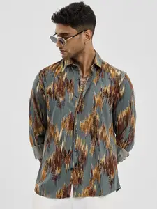 Snitch Men Smart Spread Collar Abstract Printed Casual Shirt
