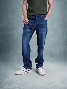 The Roadster Life Co. Men Straight Fit Mid-Rise Light Fade Stretchable Jeans