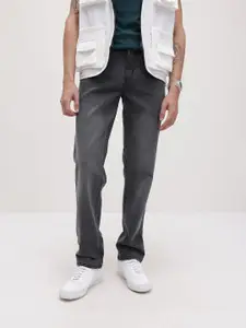 The Roadster Life Co. Men Relaxed Fit Mid-Rise Light Fade Stretchable Jeans