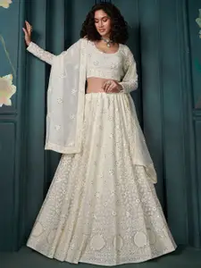 ALIZEH Off White Lakhnavi Lehenga Choli With Dupatta
