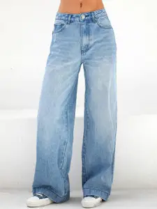 The Roadster Lifestyle Co Women Wide Leg Mid-Rise Light Fade Jeans