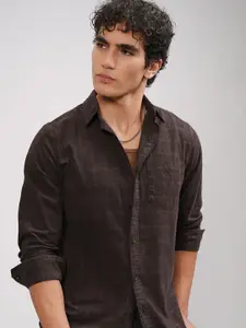 HIGHLANDER Men Textured Checked Button Down Casual Shirt