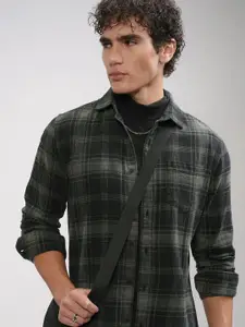 HIGHLANDER Men Checked Casual Shirt