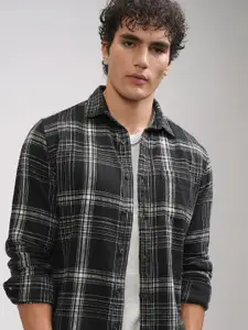 HIGHLANDER Men Checked Casual Shirt