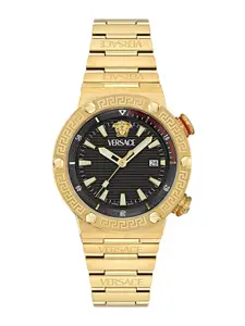 Versace Men Textured Dial & Stainless Steel Bracelet Style Straps Analogue Watch VE8G00624