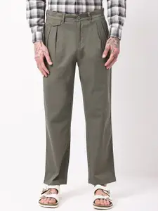 British Club Men Classic Straight Fit Low-Rise Pleated Chinos