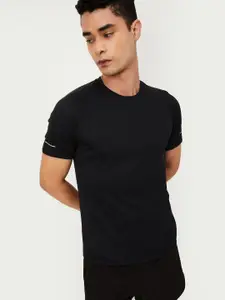 max Men Solid Round Neck  T-shirt
